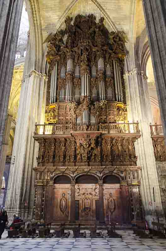 Sevilla 022 - catedral - organo.jpg